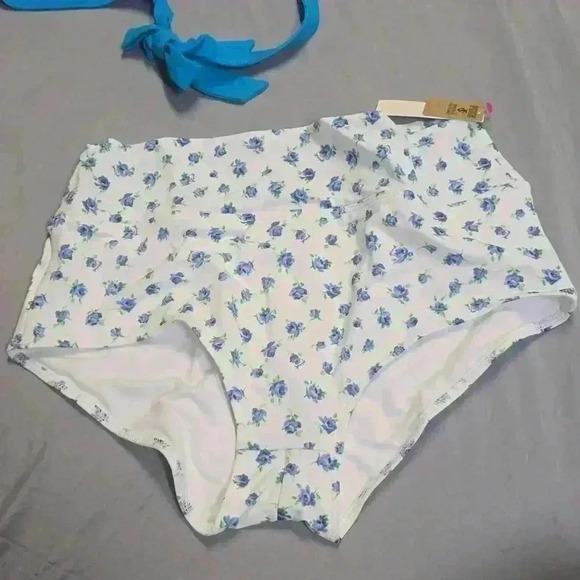 Victoria's secret bikini new with tags - Picture 5 of 7